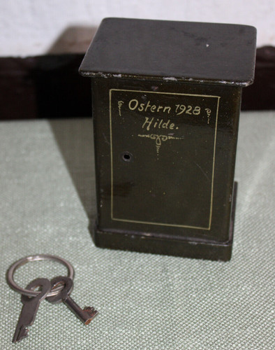 Antike sparbüchse aus metall - sparbüchse,